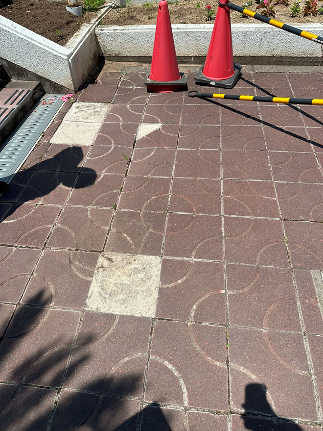 沈下した平板補修工1